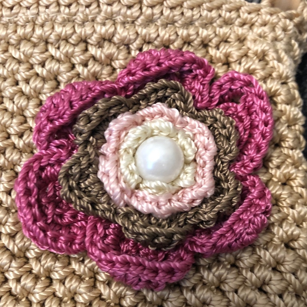 The SAK Beige Crocheted Crossbody Purse w Spring Flower faux Pearl - Picture 6 of 6